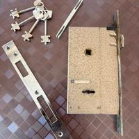 Serratura Cerutti con chiave a doppia mappa