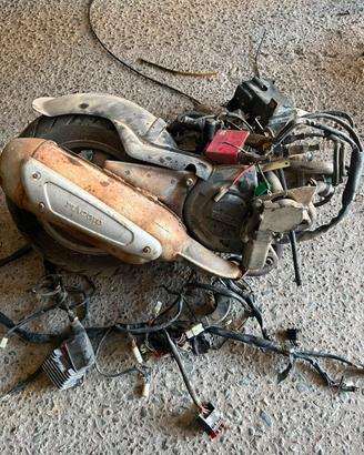 Blocco motore piaggio 125 2t