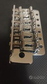 Squier by Fender stratocaster  VM ponte tremolo