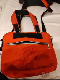 borsa Disney rossa -nera a tracolla e manici 