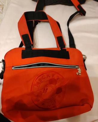 borsa Disney rossa -nera a tracolla e manici 