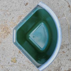 25 mangiatoie per cavalli