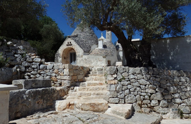 Trulli antichi ristrutturati a Cisternino ( Br)
