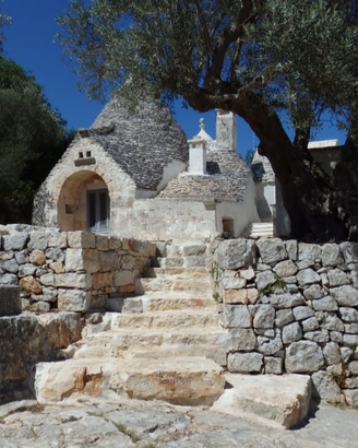 Trulli antichi ristrutturati a Cisternino ( Br)