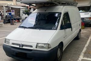 Ambulante furgone coibentato con attrezzatura