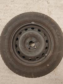 gomme invernali  215/65 16complete di dischi