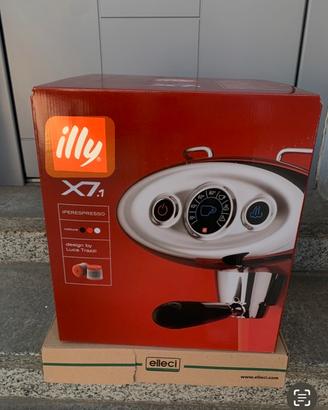macchinetta del caffè illy