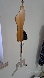 Specchio a forma di Manichino