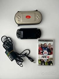 PSP 1004 Nera Sony PlayStation Portable + Gioco