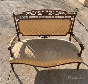 Set poltroncina sedia e tavolino d'antiquariato 