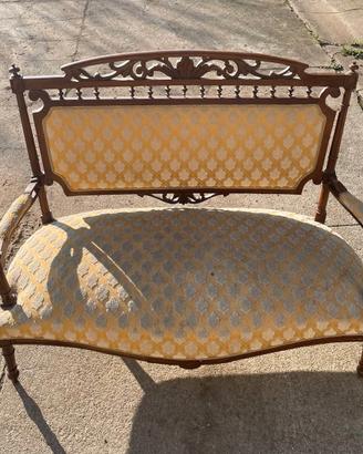 Set poltroncina sedia e tavolino d'antiquariato 