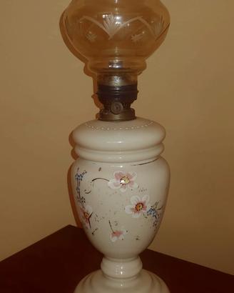 Lampada a olio/petrolio anni 20. Alta cm. 52