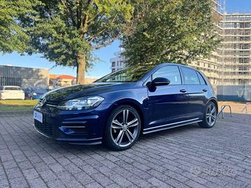 Volkswagen Golf 1.5 tsi Sport 150cv dsg