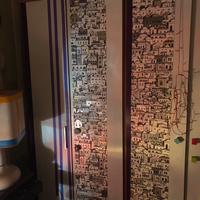 Armadio impiallacciato decorato