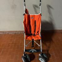 Passeggino marchio Chicco pieghevole di colore ara