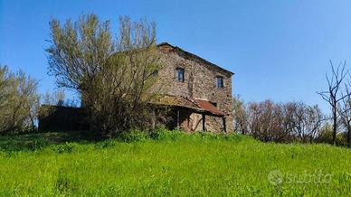 Rustico / Casale di 87 m² con 2 locali a Saludecio