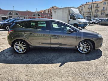 Lancia Delta 1.4 turbi benzina GPL momo design 