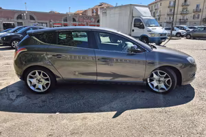Lancia Delta 1.4 turbo benzina GPL momo design 