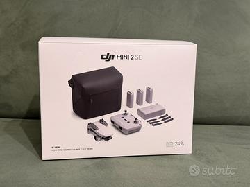 Drone DJI Mini 2 SE Versione Fly More Combo