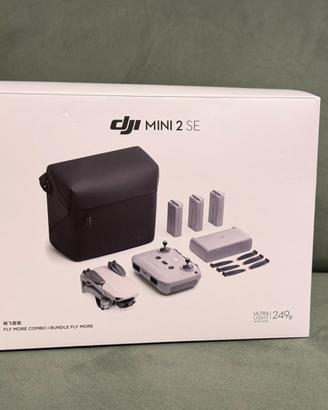 Drone DJI Mini 2 SE Versione Fly More Combo