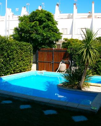 Villino pentafamiliare con piscina privata