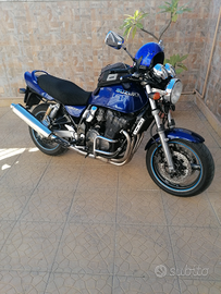 Suzuki gsx 750 inazuma