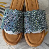 Sandali eleganti con zeppa