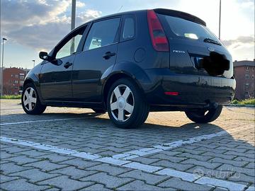 Ford fiesta 1.4 zetec benzina