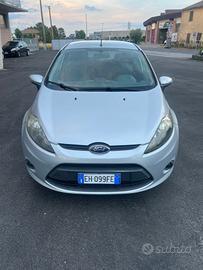 Ford Fiesta 1.4 TDCi 70CV 5 porte Titanium