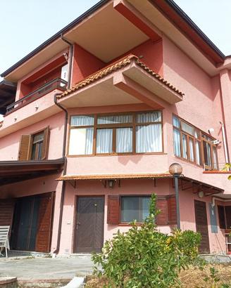 Appartamento in villa a 3,5 Km dal mare