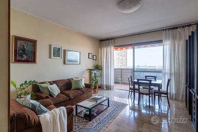 Appartamento di 120 m² con 4 locali e box auto a M