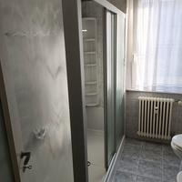 BAGNO COMPLETO CON SANITARI DISABILI E BOX DOCCIA