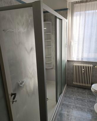 BAGNO COMPLETO CON SANITARI DISABILI E BOX DOCCIA