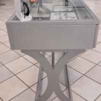 tavoli contenitori merce