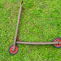 monopattino vintage in legno