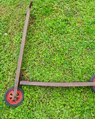 monopattino vintage in legno