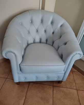 Elegante camera da letto in pelle azzurra 