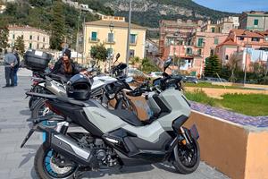 moto  honda adv 350