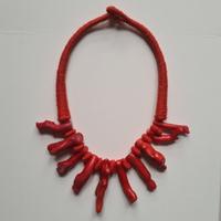 Collana in coral-bamboo