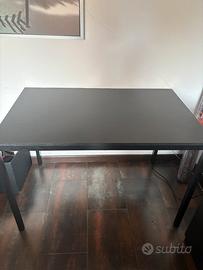 Tavolo 4 posti e scrivania