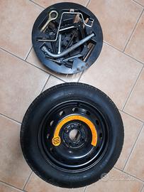 ruotino con accessori con cric