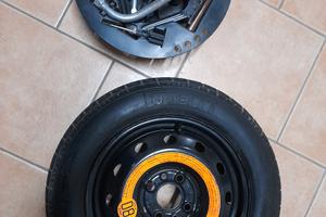 ruotino con accessori con cric