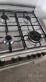Stufa a gas e forno elettrico 