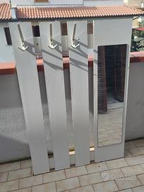 Appendiabiti da parete con specchio