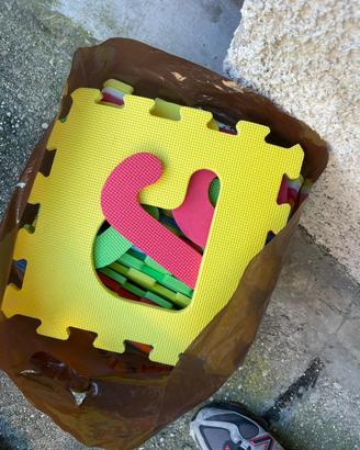 Tappeto puzzle bimbo/a LEGGI SOTTO