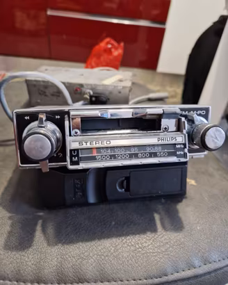 Autoradio epoca Philips 702 FM mangianastri