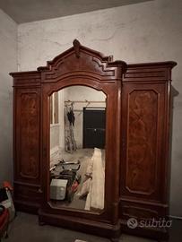 Armadio in piuma di noce (inizio '900)