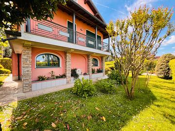 VILLA SINGOLA SU LOTTO DI 800Mq