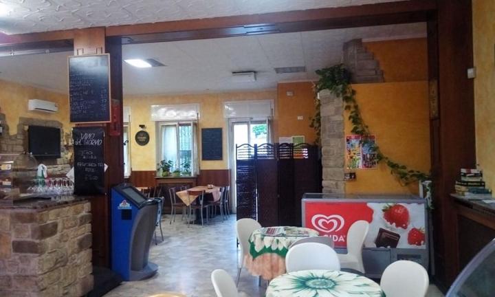 Locale commerciale a Brenna