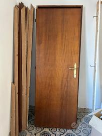 Porte da interno stock